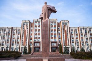 transnistria unrecognized country tiraspol moldova stefano majno parliament red lenin-c80.jpg